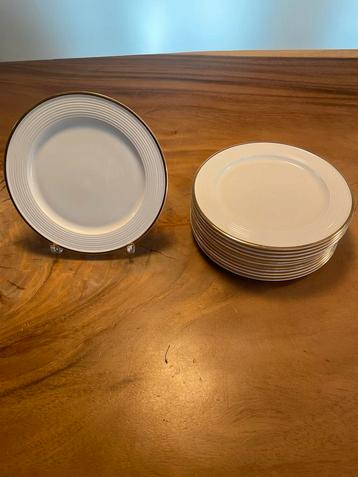 12 Borden met Vergulde Rand - 20 cm beschikbaar voor biedingen