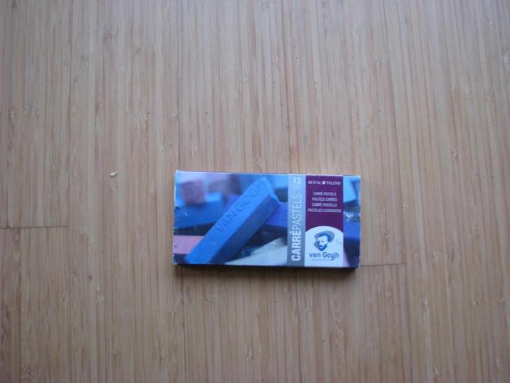 t.k. 12 harde vierkante Van Gogh carrépastels, Hobby en Vrije tijd, Tekenen, Zo goed als nieuw, Potlood of Stift, Ophalen of Verzenden