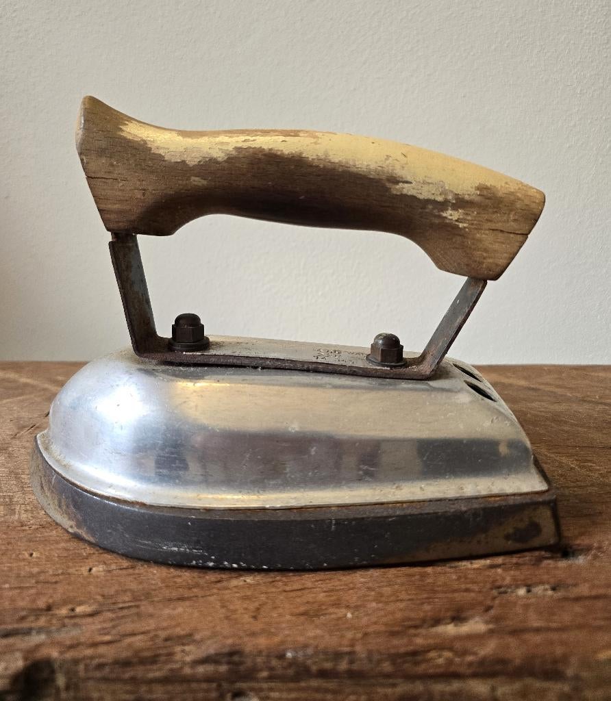 Vintage strijkijzer ter decoratie, Ophalen of Verzenden, Gebruikt