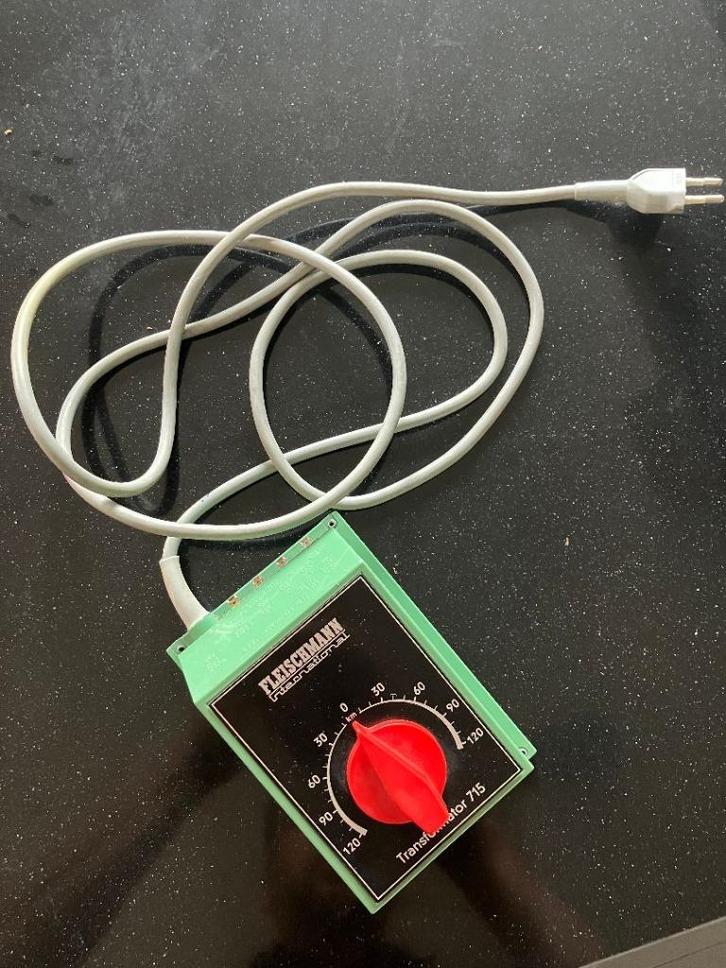 Transformator 715 van Fleischmann, Hobby en Vrije tijd, Modeltreinen | H0, Zo goed als nieuw, Transformator of Voeding, Gelijkstroom