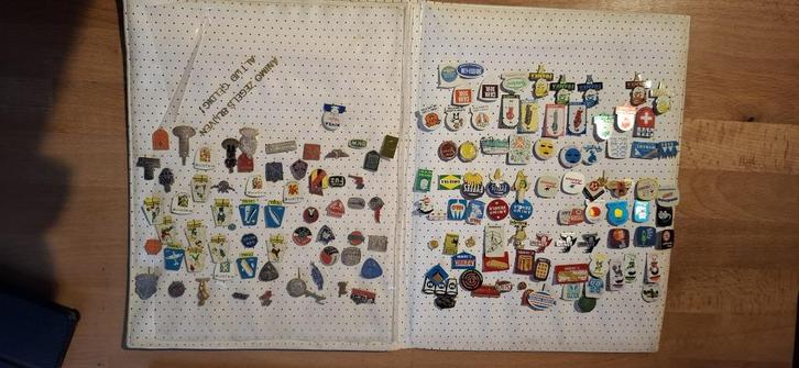 Speldjes album met oude speltjes, Verzamelen, Speldjes, Pins en Buttons, Gebruikt, Speldje of Pin, Overige onderwerpen, Ophalen of Verzenden