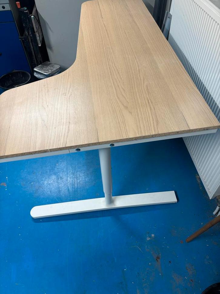 Ikea Bekant Hoekbureau - In hoogte verstelbaar, Huis en Inrichting, Bureaus, Gebruikt, Bureau, In hoogte verstelbaar, Ophalen