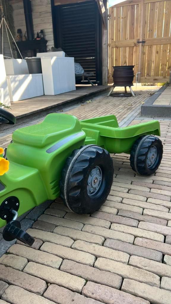 Trap Tractor met Aanhanger - Futura, Kinderen en Baby's, Speelgoed | Buiten | Voertuigen en Loopfietsen, Gebruikt, Trapvoertuig