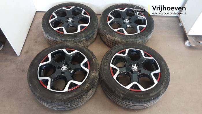 Velgen set + banden van een Opel Mokka (Mokka 21-), Auto-onderdelen, Banden en Velgen, Personenwagen, Gebruikt, 3 maanden garantie