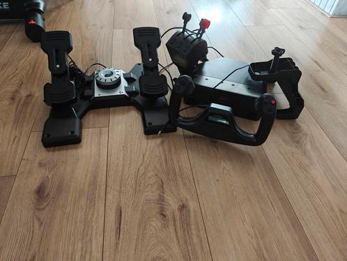 Logitech Flight Yoke + Rudder Pedals, Computers en Software, Joysticks, Zo goed als nieuw, Ophalen of Verzenden
