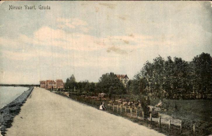 Gouda - Nieuwe Vaart kleur, Verzamelen, Ansichtkaarten | Nederland, Gelopen, Zuid-Holland, Voor 1920, Ophalen of Verzenden
