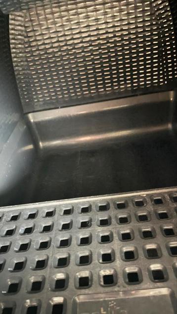 Kattenbak Curver antraciet beschikbaar voor biedingen