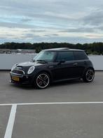 Mini Cooper S R53 2004 zwart 180pk, Auto's, Mini, Voorwielaandrijving, Zwart, 4 stoelen, Leder en Stof