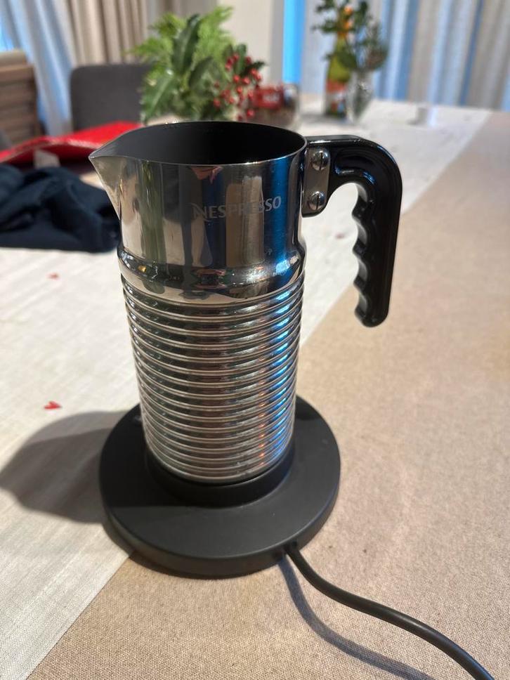 Nespresso Melkopschuimer Aeroccino Chroom, Witgoed en Apparatuur, Melkopschuimers, Zo goed als nieuw, Elektrische melkopschuimer