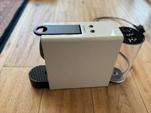 Nespresso essenza mini, Witgoed en Apparatuur, Koffiezetapparaten, Zo goed als nieuw, Ophalen