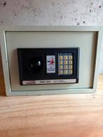 Elektronische Kluis met Code en Sleutel - In Goede Staat, Ophalen of Verzenden, Zo goed als nieuw, Brandkast