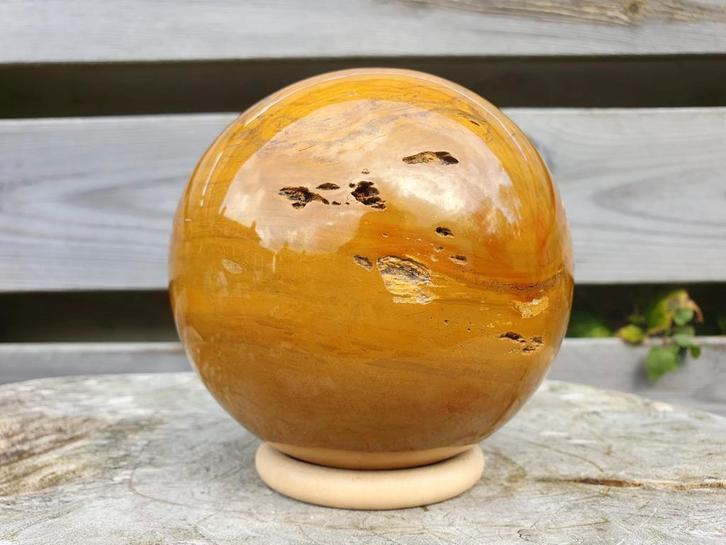 Prachtig grote gele jaspis bol 120 mm, Verzamelen, Mineralen en Fossielen, Ophalen of Verzenden
