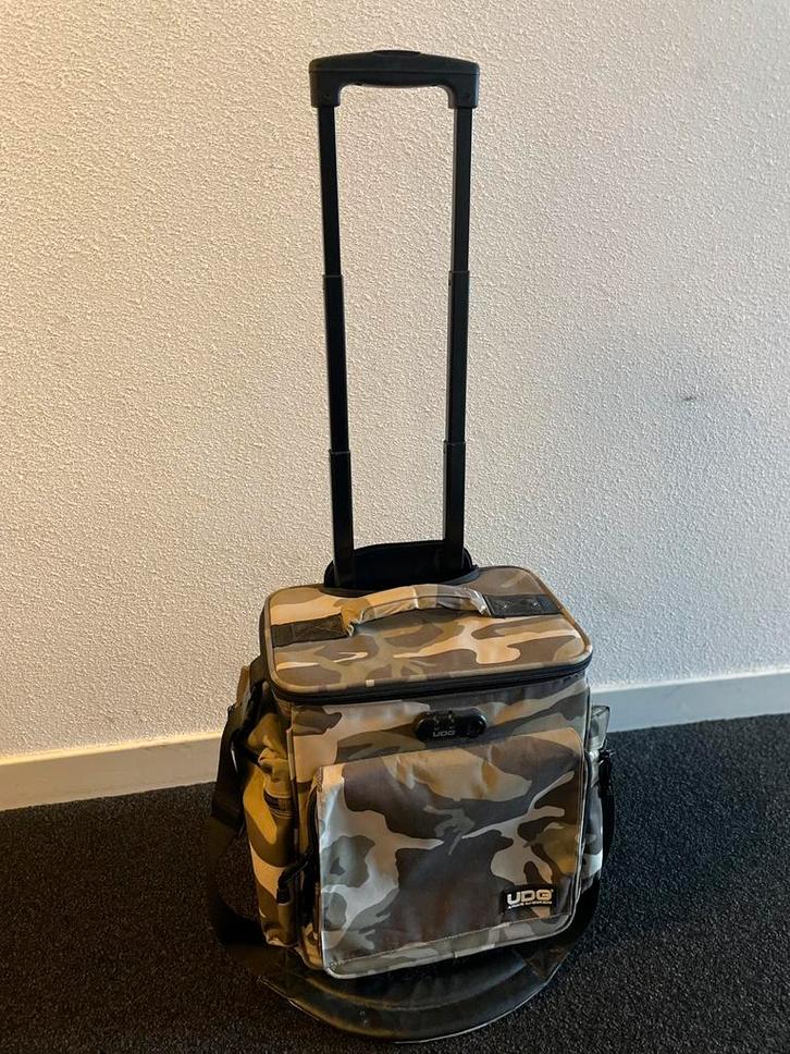 UDG Slingbag Trolley Deluxe - Army Desert / Camo, Muziek en Instrumenten, Behuizingen en Koffers, Gebruikt, Overige instrumenten