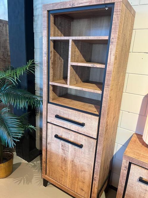 Boekenkast Vibes, Huis en Inrichting, Kasten | Boekenkasten, Zo goed als nieuw, 50 tot 100 cm, 150 tot 200 cm, 25 tot 50 cm, Met lade(s)