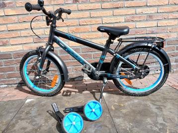Mooie 16inch jongensfiets met zijwieltjes remmen standaard beschikbaar voor biedingen