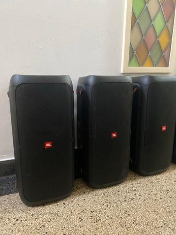2x JBL Partybox 310 te koop beschikbaar voor biedingen