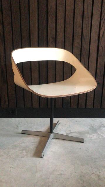 130 Series Rca Swivel Chair By Geoffrey Harcourt Artifort beschikbaar voor biedingen