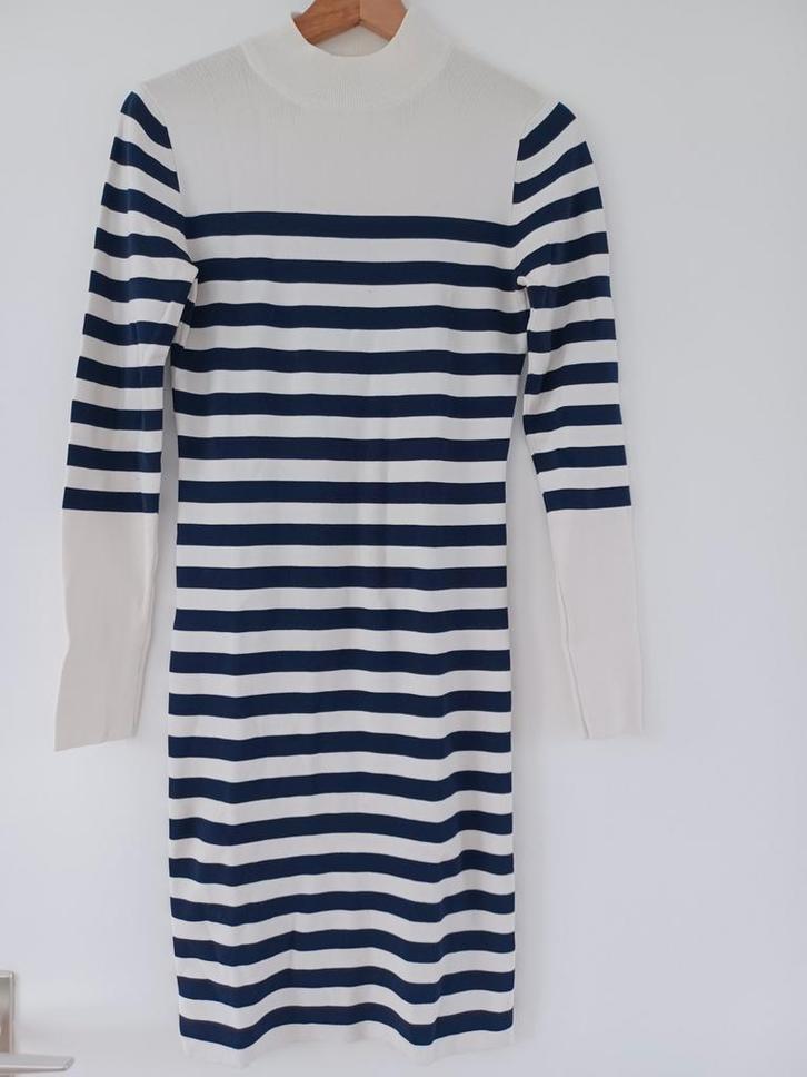 Nikkie blauw wit gestreepte jurk - maat S, Kleding | Dames, Jurken, Gedragen, Maat 36 (S), Blauw, Knielengte, Ophalen of Verzenden