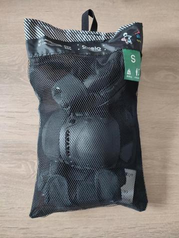 Beschermers oxelo Decathlon maat S. Knie, pols en elleboog beschikbaar voor biedingen