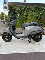 Vespa sprint 80cc, Fietsen en Brommers, Scooters | Vespa, Ophalen, Zo goed als nieuw