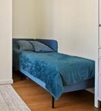Bed with mattress, Huis en Inrichting, Slaapkamer | Bedden, Ophalen, Zo goed als nieuw, Eenpersoons, Hout