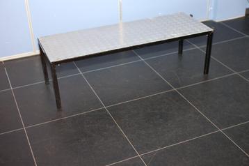 podium bankjes beschikbaar voor biedingen