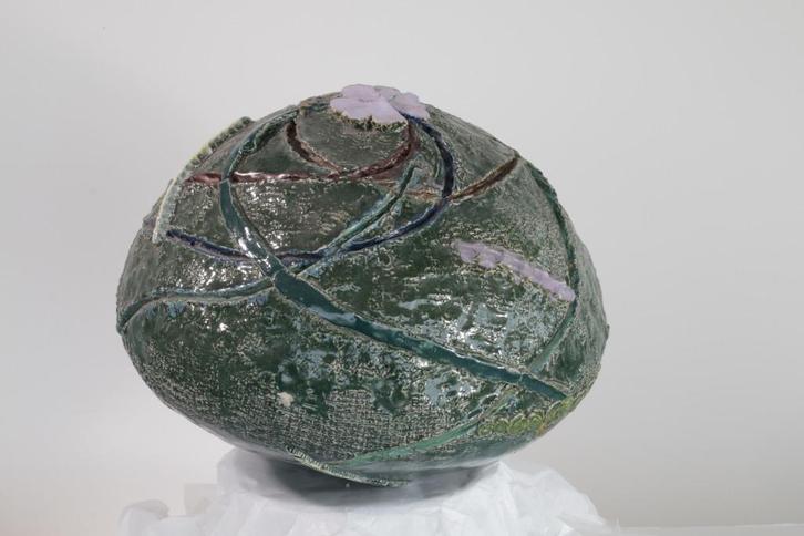 Keramiek bol object groen/lila van Wim Duller, Antiek en Kunst, Antiek | Keramiek en Aardewerk, Ophalen