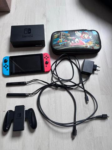 Nintendo Switch V1 - Compleet met Hoesje! beschikbaar voor biedingen