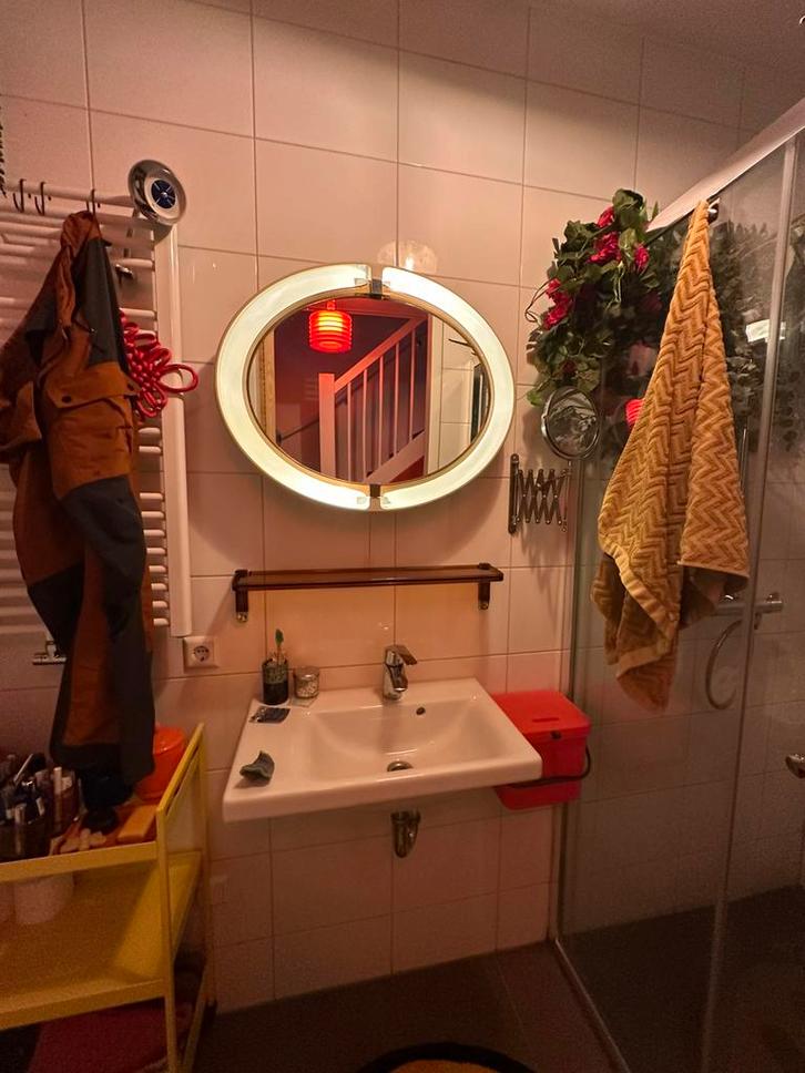 Allibert oval swivel mirror with light and power socket, Huis en Inrichting, Woonaccessoires | Spiegels, Zo goed als nieuw, 75 tot 100 cm