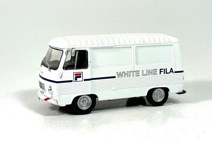 Ixo Models Peugeot J7 Fila (1975) 1:43 Diecast • NIEUWSTAAT, Hobby en Vrije tijd, Modelauto's | 1:43, Zo goed als nieuw, Auto