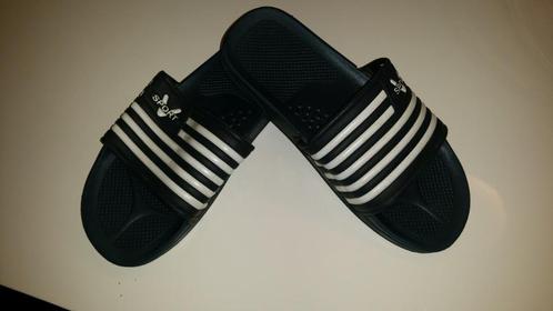 Blauw / witte Slippers / Badslippers maat 34, Kinderen en Baby's, Kinderkleding | Schoenen en Sokken, Nieuw, Overige typen, Ophalen of Verzenden