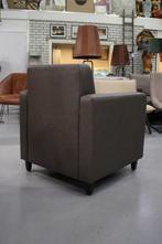 Leuke fauteuil bruin leatherlook skai (showroommodel), Huis en Inrichting, Fauteuils, Gebruikt, Leer, 50 tot 75 cm, Ophalen