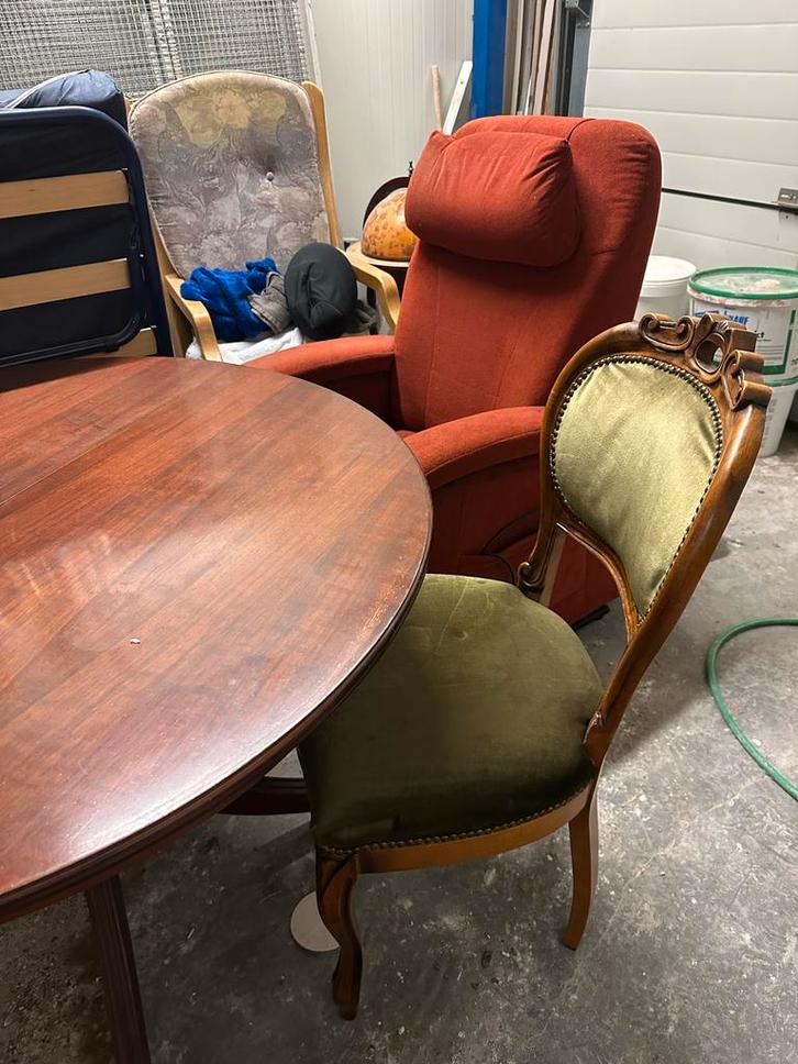 Ronde houten tafel uitschuifbaar met 4 stoelen., Antiek en Kunst, Antiek | Meubels | Tafels, Ophalen