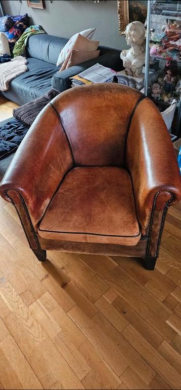 Vintage schapenleren fauteuil.  beschikbaar voor biedingen