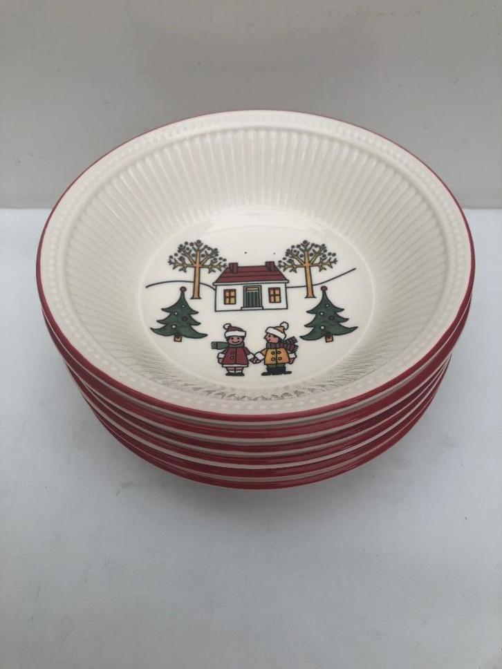 6 - Wedgwood Windsor Christmas schaaltjes - Zgan Kerst, Diversen, Kerst, Zo goed als nieuw, Ophalen of Verzenden