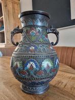 Aziatische vaas met drakenkop handvaten, Ophalen