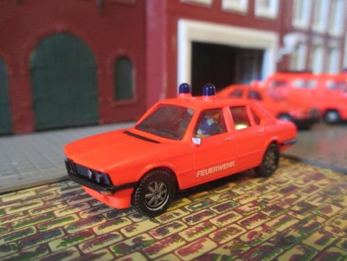BMW E12 5-serie 525i Herpa - Feuerwehr met chauffeur, Hobby en Vrije tijd, Modelauto's | 1:87, Gebruikt, Auto, Herpa, Ophalen of Verzenden