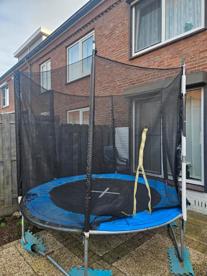 Gratis trampoline, zelf demonteren!, Kinderen en Baby's, Speelgoed | Buiten | Trampolines, Gebruikt, Ophalen