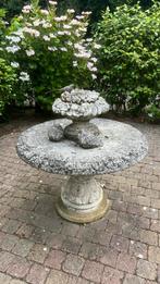 Betonnen tafel bloembak en vogel waterbak, Tuin en Terras, Waterpartijen en Fonteinen, Ophalen of Verzenden, Gebruikt, Beton, Fontein
