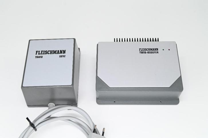 Fleischmann trafo 6812 en twin-booster 6807, Hobby en Vrije tijd, Modeltreinen | H0, Zo goed als nieuw, Transformator of Voeding