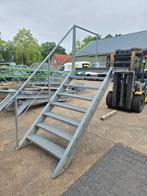 Stalen bordes trap gegalv. Hoog 1.6 mtr. Nob105, Doe-het-zelf en Verbouw, Ladders en Trappen, Ophalen, Zo goed als nieuw, Minder dan 2 meter