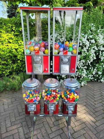 5 Beaver surprise / kauwgom ballen automaten op standaard  beschikbaar voor biedingen