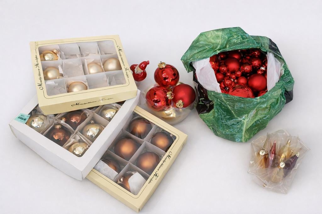 Kerstballen rood, goud en brons, Diversen, Kerst, Ophalen
