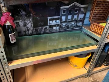 4 dikke glasplaten gratis ophalen 95X31 beschikbaar voor biedingen