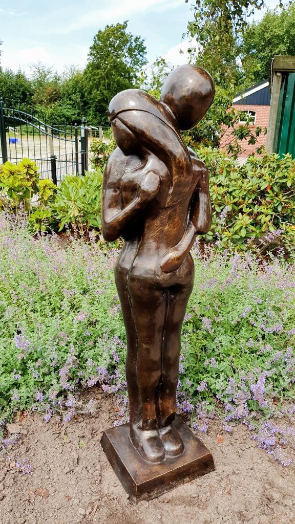 OMHELZING/ bronzen beeld / xxl / 145 cm hoog, Tuin en Terras, Tuinbeelden, Mensenbeeld, Ophalen