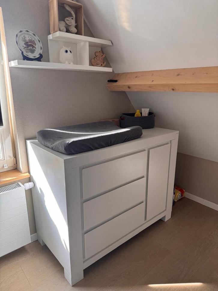 Complete kinderkamer - Commode, Ledikant, Kast & Plank, Kinderen en Baby's, Kinderkamer | Commodes en Kasten, Gebruikt, Commode
