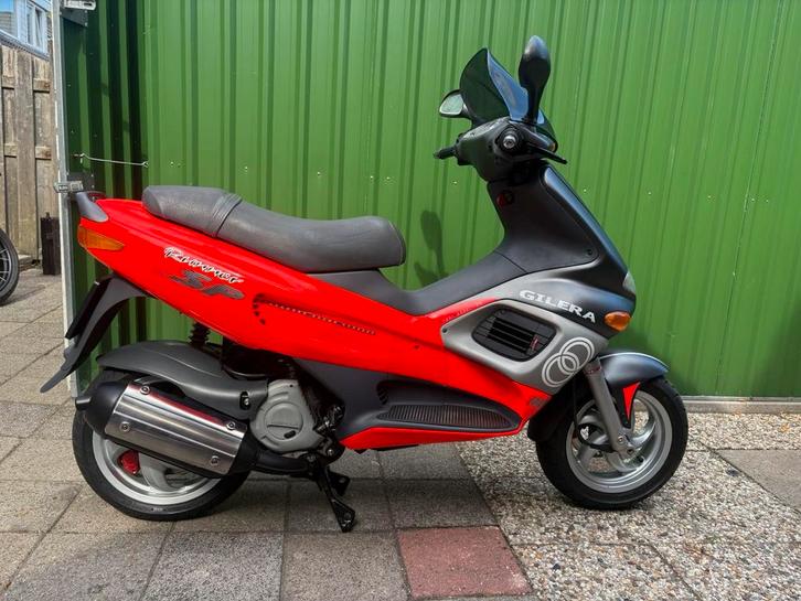 Gilera Runner 180cc dd m08 a2 fluorosso hele nette staat !!, Fietsen en Brommers, Scooters | Piaggio, Gebruikt, Overige modellen