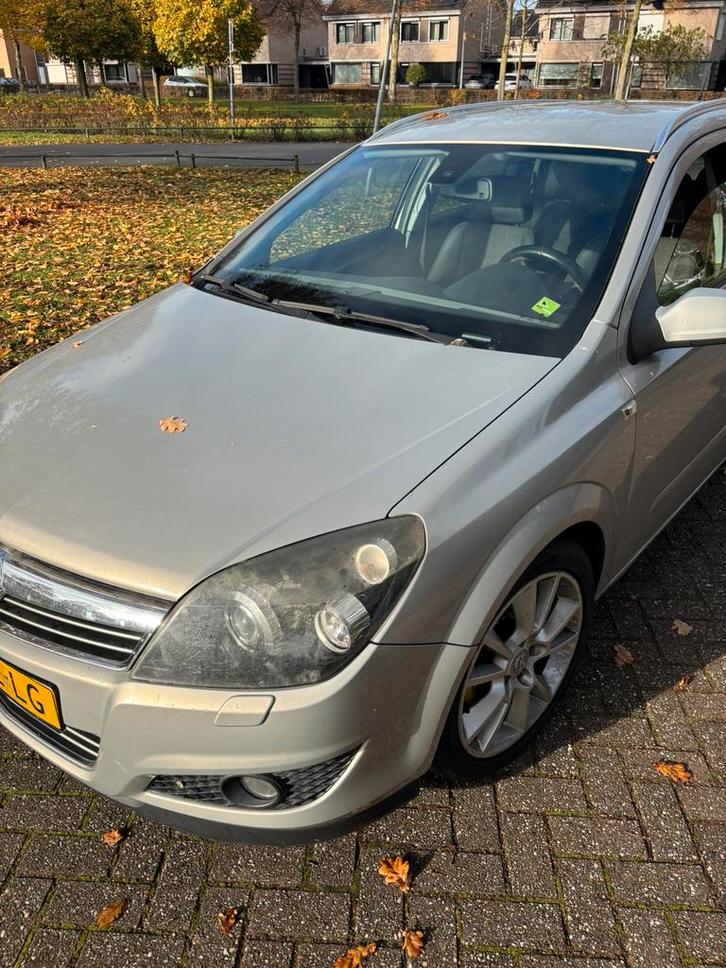 Opel Astra 1.8 16V St.wgn AUT 2009 Grijs, Auto's, Opel, Particulier, ABS, Airbags, Airconditioning, Boordcomputer, Centrale vergrendeling