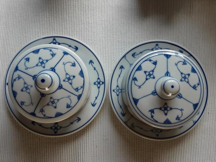2 Jager Saks blau  boterschalen met knopdeksel p st, Antiek en Kunst, Antiek | Porselein, Ophalen of Verzenden