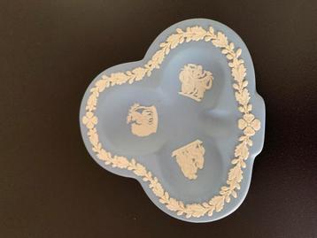 2 Vintage Wedgwood jasperware asbakken beschikbaar voor biedingen